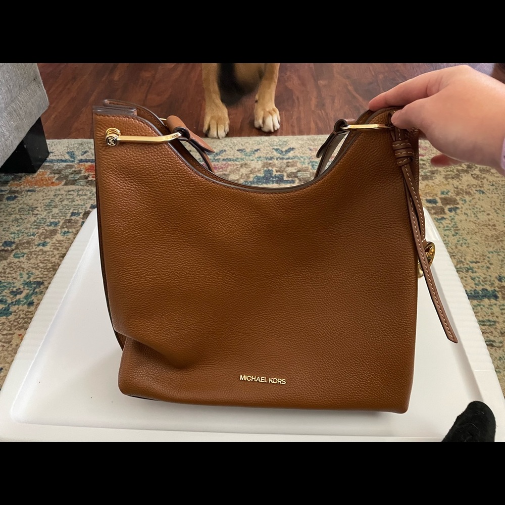 michael kors purse... brand new with tags